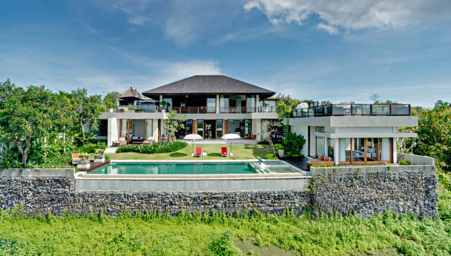艾柯别墅的设计极其出色，将传统巴厘岛风情与东西方元素完美融合。